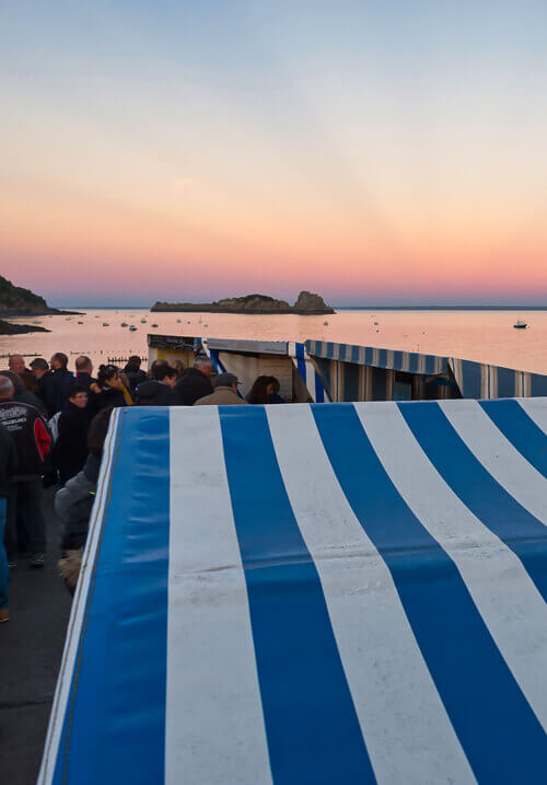 Marché aux huitres couché de soleil